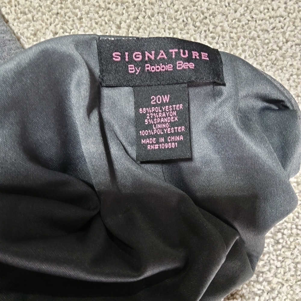 SIGNATURE BY ROBBIE BEE 20W SCOOP NECK ASYMMETRICAL MIDI DRESS - Picture 9 of 9